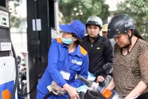 Giá xăng tăng hơn 1.400 đồng/lít