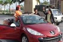 Vượng “râu” chi tiền tỷ mời 200 diễn viên làm đĩa hài Tết