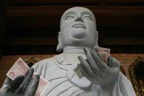  Xin đừng “dung tục hóa chốn cửa thiền”...