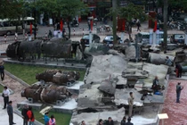 Giải phẫu xác “quái vật” B-52 giữa lòng Thủ đô