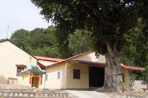 Năm Căn cổ tự và truyền thuyết Phật sống Cử Đa