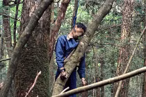 Dựng tóc gáy lạc vào rừng ngàn người tự sát