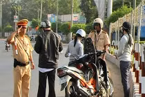  Phạt tiền nếu không mang theo chứng minh nhân dân