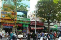 Hướng dẫn viên du lịch nhảy lầu tự tử