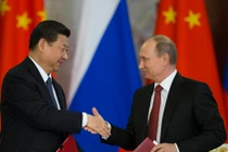 Trung Quốc cũng đang “xoay trục” ngoại giao?