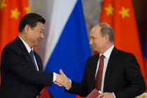 Trung Quốc cũng đang “xoay trục” ngoại giao?