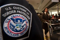 Mỹ: Phát hiện lô hàng chứa 18 đầu người tại sân bay