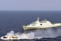 Trung Quốc dùng tàu chiến “dọa” Chủ tịch luân phiên ASEAN? 