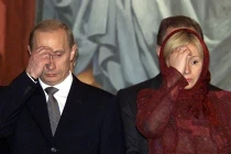 Hình ảnh Tổng thống Putin bên cạnh phái đẹp