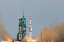 Trung Quốc phóng thành công tàu vũ trụ Thần Châu-10 