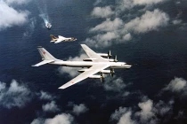 Máy bay Nhật-Hàn rượt đuổi máy bay Nga trên biển