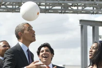 Tổng thống Obama “ghi bàn thắng đẹp” ở Châu Phi 