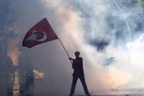 Cận cảnh làn sóng biểu tình phản đối rộng khắp Thổ Nhĩ Kỳ