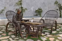 Chiêm ngưỡng tượng đài Bác Hồ trên khắp hành tinh