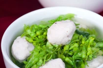 Mát ruột trưa hè với canh hoa thiên lý