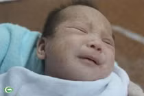 Xót xa xác trẻ sơ sinh ở khu rác BV Phụ sản HN