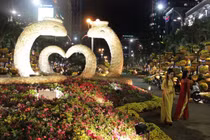 Mãn nhãn “đặc sản” của đường hoa Nguyễn Huệ