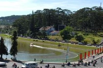 Hoảng với giá phòng “trên trời” ngày lễ