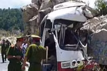 Tai nạn đèo Hòn Giao: Tài xế cho xe đâm vào núi