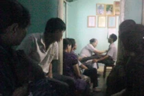 Chữa bệnh bằng “thần chú” và nước lã?