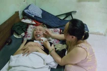 Thương tâm cảnh: Vợ ung thư vú chăm chồng ung thư phổi