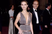 Sao mặc gì cho lần xuất hiện đầu tiên tại Oscar