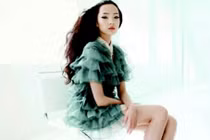 Mẫu 9x Trung Quốc quyến rũ vượt tuổi trên Vouge