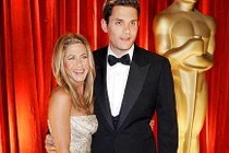 Dấu ấn thời trang trên thảm đỏ Oscar qua nhiều thập kỷ