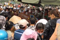 Vụ mang quan tài diễu phố: Nạn nhân bị đánh chết vì chê hung thủ già