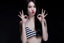 Sao Việt, sao ngoại tiếp tục lăng xê mốt kẻ sọc