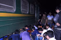 Những vụ tàu hỏa trật bánh khiến hành khách... thót tim