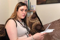 Người phụ nữ mang bụng bầu... 15 năm