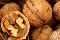 9 loại thực phẩm giúp chị em bảo vệ “núi đôi” 