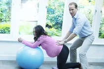 Công chúa và hoàng tử Anh chuẩn bị sinh con thế nào?