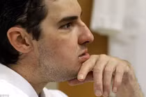 Cuộc sống mới của chàng đẹp trai bị bắn nát mặt