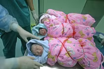 Cận cảnh một ca sinh 3 kỳ diệu