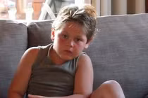 U to bằng quả bóng đá trong dạ dày bé 5 tuổi