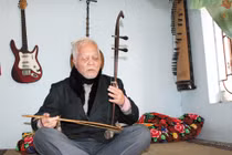 Nghệ nhân cuối cùng hát xẩm tàu điện