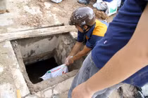 Lạnh người nhìn vào... cống ngầm thành phố