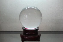 Ý nghĩa quả cầu thủy tinh trên bàn học