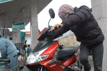 Vì sao xe máy dễ hỏng hóc vào buổi sáng?