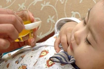 Đừng vội dùng kháng sinh cho trẻ viêm phế quản nhẹ 