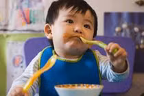 Cẩn trọng khi bổ sung iốt ở trẻ chậm lớn