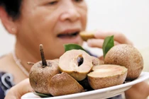 Hồng xiêm chín giúp hạ huyết áp, tốt cho thận