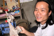 Dị nhân gọi “cá thần”, thu phục linh vật rồng 3 mắt