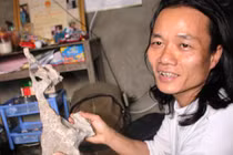 Dị nhân gọi “cá thần”, thu phục linh vật rồng 3 mắt