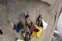 Chùm ảnh phượt cảm giác mạnh khó tưởng tượng