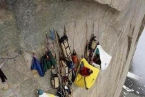 Chùm ảnh phượt cảm giác mạnh khó tưởng tượng