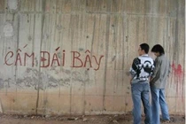 Hình ảnh “nhức mắt” người Việt: Cấm gì làm nấy!