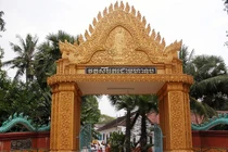 Không biết mai này chùa Dơi có còn dơi không?